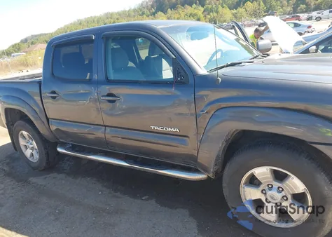 2011 Toyota Tacoma Base V6 z USA, uszkodzony, nr VIN 3TMLU4EN3BM058133